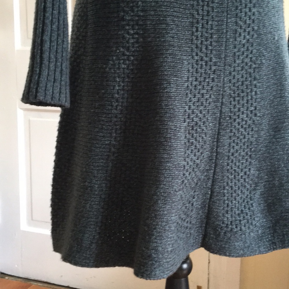 VICTORIA’S SECRET • Gorgeous Sweater Knit Dress - Picture 16 of 16